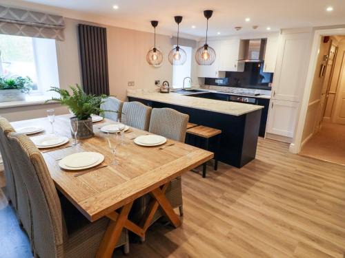 Ambleside House | Leafy Nook