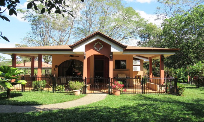 San Mateo House | Leave the Cold behind, Winter in the Safe Quiet Paradise of Costa Rica
