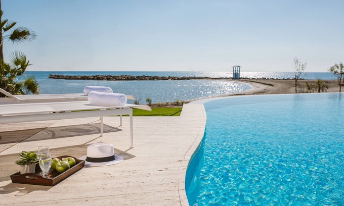 Oroklini Hotel | Lebay Beach Hotel