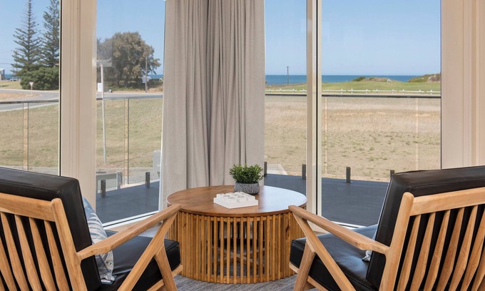 Ledge Point House | Ledge Views - Luxurious Coastal Home