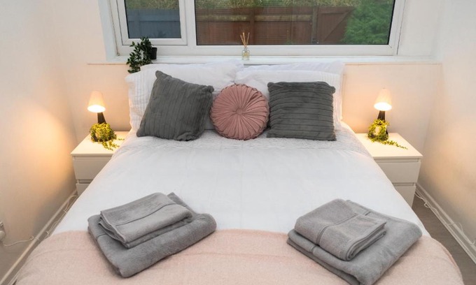 Seacroft House | Leeds Lodge