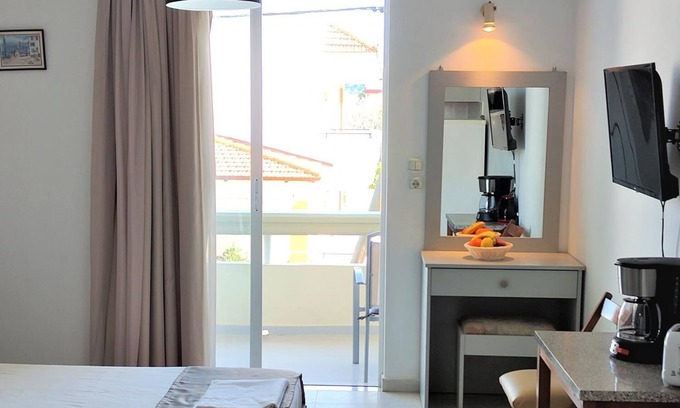 Ialyssos Apartment | Lefteris Insta-worthy Studio With Garden View