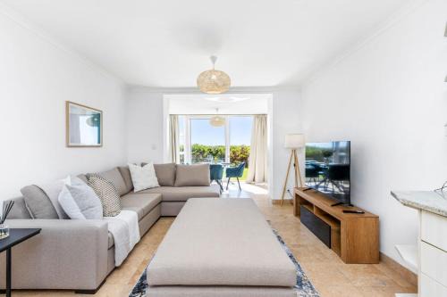 Lagoon Beach Apartment | Leisure Bay 125 by Host Agents
