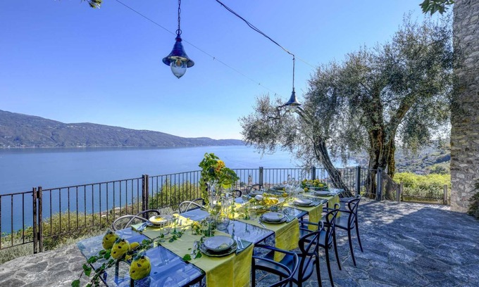 Gargnano Villa | Lemon Garden Retreat - Villa Aura