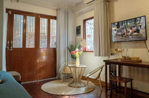 Hang Buom Apartment | Leng Viethome stuido in Hanoi Old Quater 72 Hang Chieu