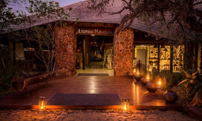 Jozini Cabin | Leopard Mountain Safari Lodge