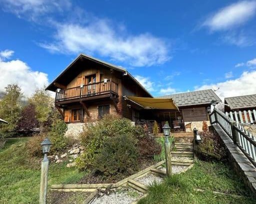 Puy-Saint-Vincent Ski Chalet | Les 3 Petits Cochons Chalet Puy Saint Vincent Village