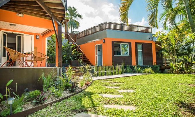 Les Avirons Apartment | LES BALCONS DU SUD, appartements Cardinal et Aybowan bassin de détente commun pour 4 personnes par logement, Les Avirons