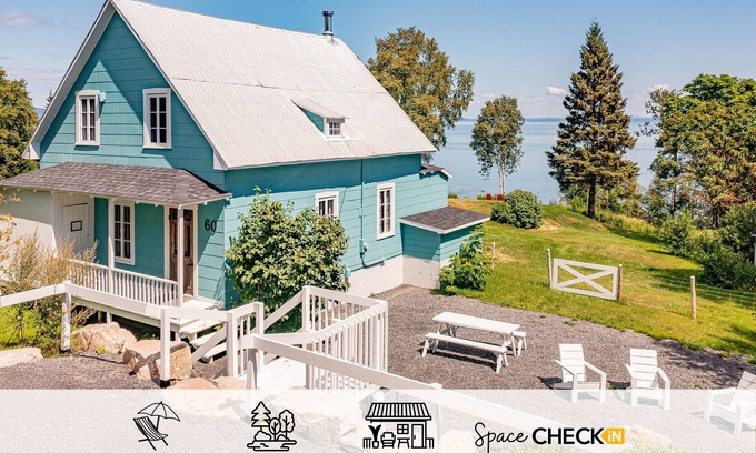 Saint Irenee Ski Chalet | Les Capelans | indoor and outdoor Fireplaces | BBQ | River View