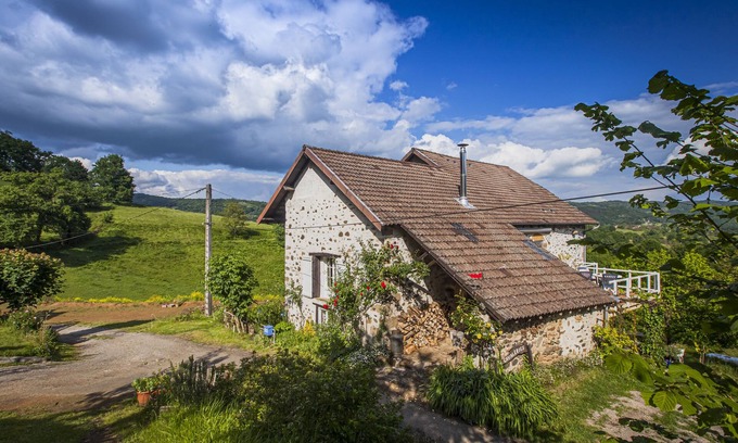 Nonards Apartment | Les Cavaleries, characteristic apartment with large sun terrace and garden