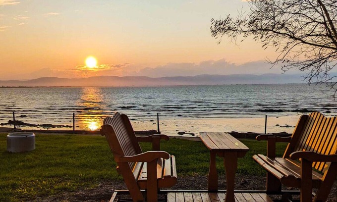 Cap-Saint-Ignace Ski Chalet | Les Chalets Bleus - by the river's banks - Cottage 2