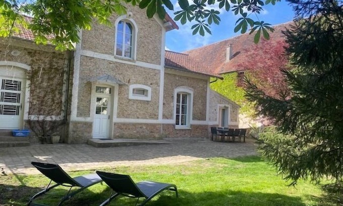 Crevecœur-en-Brie Cottage | Les Douves, a charming outbuilding of the château