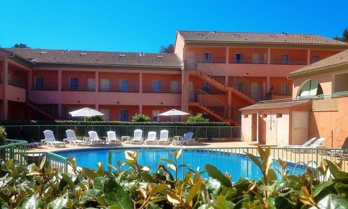 Bravone Apartment | Les jardins de la mer marine de bravone - 2 chambres à lit plus sofa avec piscine à coté mer