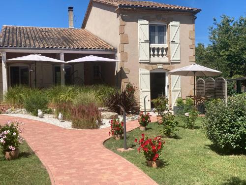Lescure-dAlbigeois Apartment | Les Milahinas
