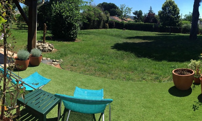 Lesparre-Medoc House | LES NOISETIERS SAUVAGES - close to beaches, vineyards, estuary. WI-FI