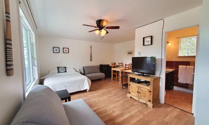 Saint-Joseph-de-la-Rive Apartment | Les Petits Studios du bord de l'eau