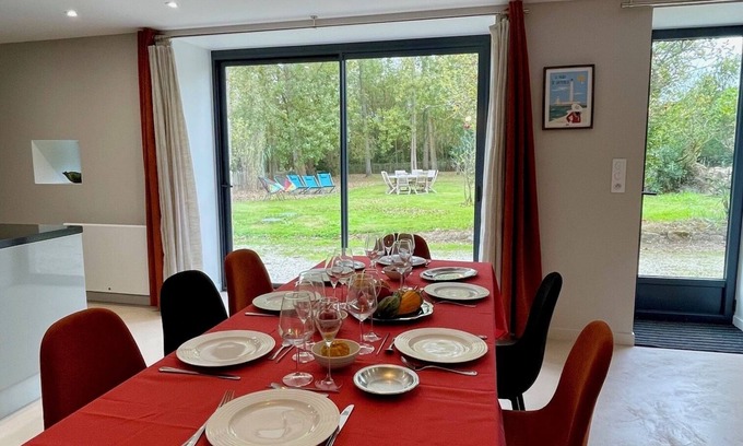 Montfarville House | Les Vikings" country house in a green setting.