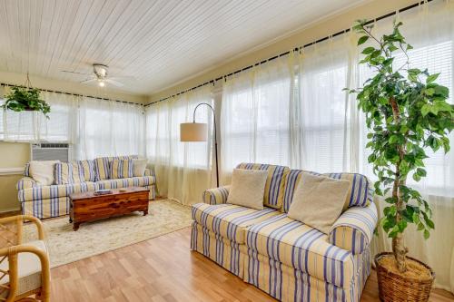 Bradenton Apartment | Less Than 1 Mi to Dtwn Bradenton and Riverwalk! Sunny Apt