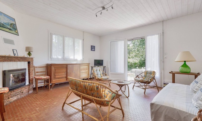 Andernos-les-Bains Ski Chalet | Less than 2km from the beach, house for 6