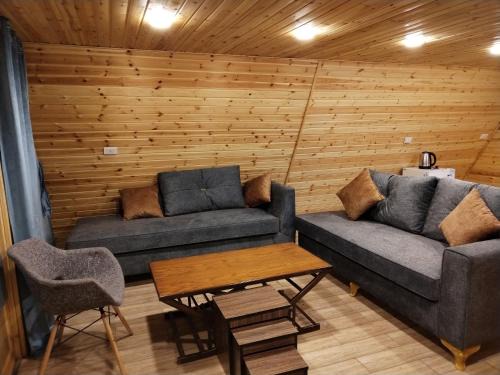 Borma Cabin | Levant valleys huts اكواخ