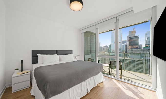 Killgubbin House | Level River North - Executive One Bedroom Suite with Office