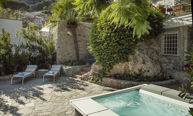 Marina Piccola Cottage | LHP Suite Executive Cottage Capri