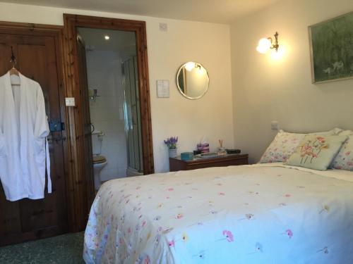 Staveley Bed & Breakfast | Li’le Hullets, 3 Seed Howe Cottages