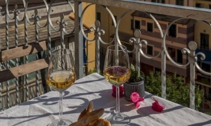 Manarola Apartment | Liersena Sea View Mini Villa with AC