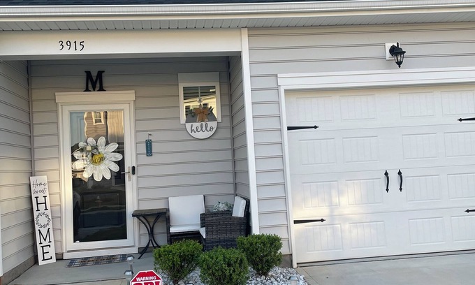 Terrell House | LIFE IS BETTER NEAR THE LAKE. 3 bedroomTownhome near Lake Norman.