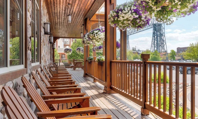 Canal Park Hotel | Lift Bridge Lodge, an Ascend Collection Hotel