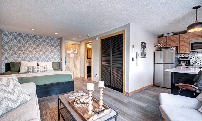 Peak 9 Condo | Liftside Studio