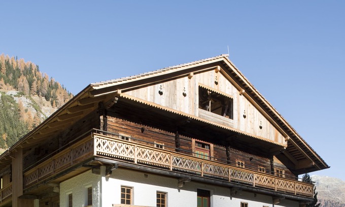 Innervillgraten Apartment | Light, air, calm, landscape. Immerse yourself in our Giatla house