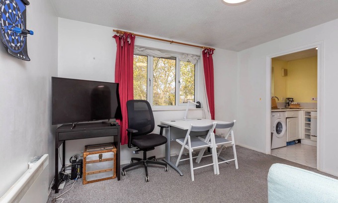 Evelyn Apartment | Light Studio Flat - Surrey Quays!