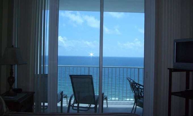 Gulf Shores Condo | Lighthouse 1405 by ALBVR