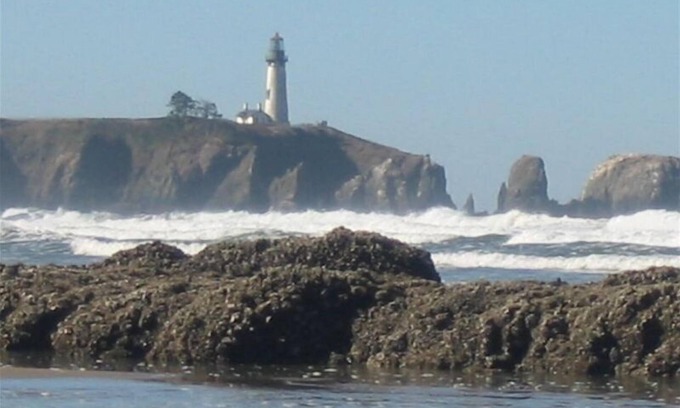 Agate Beach House | Lighthouse and Ocean Views. Ask about Winter Specials!