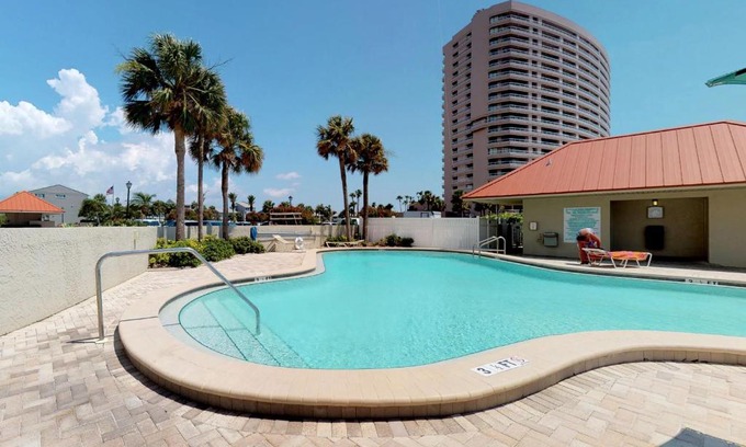 Sand Key Apartment | Lighthouse Towers Condominium