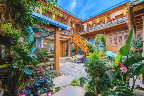 Dayan Old Town House | Lijiang Lights Quiet Garden Desinger SerenityHaven Hotel B&B Gucheng Zhongyi Mufu Branch