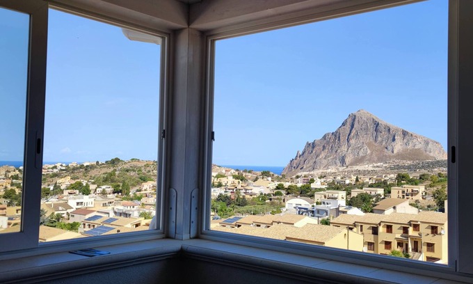 Cornino Bed & Breakfast | Lilac room b & b cofanomare