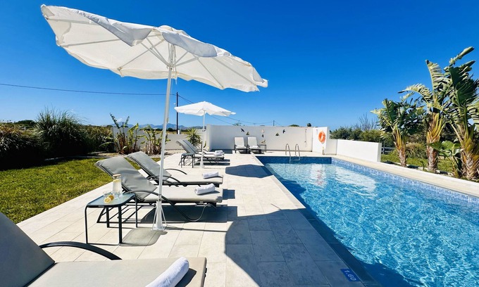 Tingaki Villa | Lilu Villa 1 With Private Pool