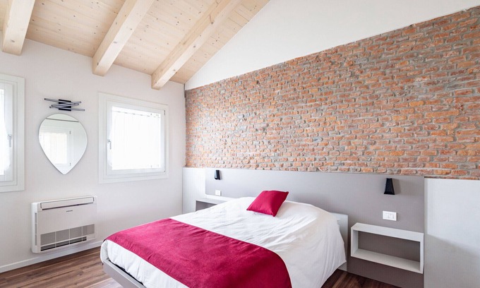 Vicenza Apartment | Lily of the Valley Hospital Room