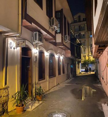 Kaleici Hostel | Lily Town Hotel
