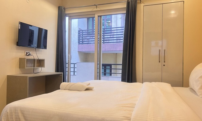 Sector 39 Hotel | Lime Tree 1BHK Service Apartment