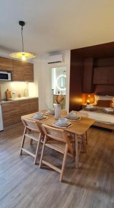 Santa-Maria-Poggio Apartment | Limiria Studio