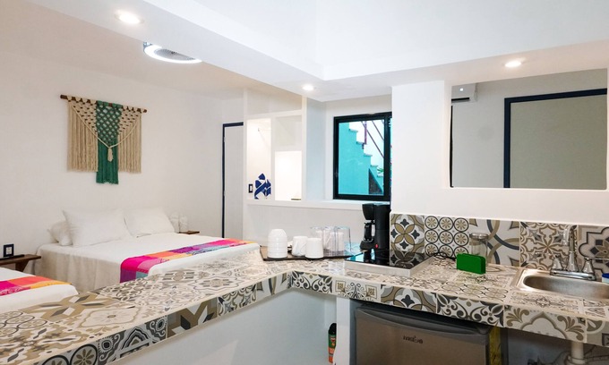 Luis Donaldo Colosio Hotel | Linda Vecindad Playa del Carmen