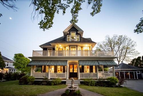 Southwest Harbor Bed & Breakfast | Lindenwood Inn
