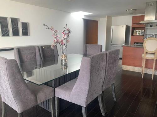 Bosques de las Lomas Apartment | Lindo depa 2 rec Bosques con jardin y gym