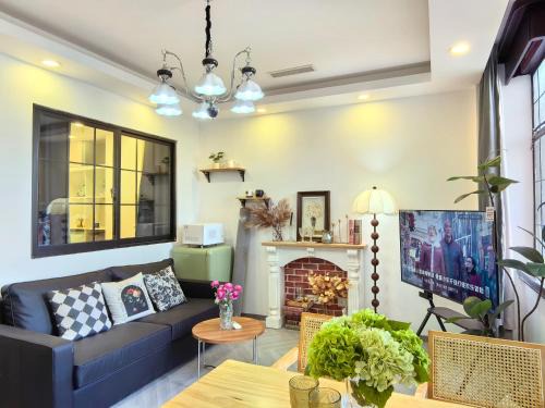 Downtown Shanghai Apartment | 柃居 B&B - The Bund Branch