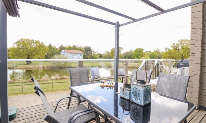 Hopton House | Links View