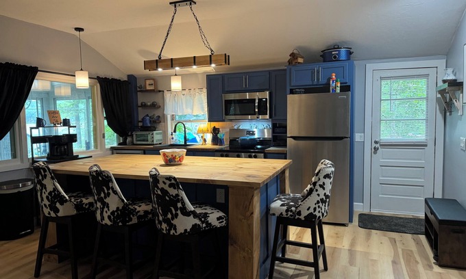 Gilmanton Cottage | Linkys cabin on Shellcamp lake in Gilmanton, perfect getaway!