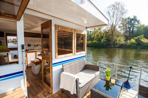 Priepert Boat Rental | Lisa Boot 3